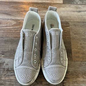 Womens size 8.5 True Religion Rhinestone Slip-Ons